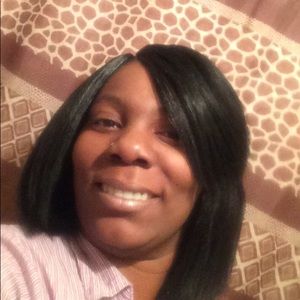 Meet your Posher, Rowena